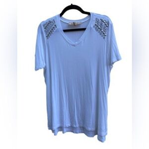 Sheryl Crow Size 1X White Short Sleeve Top Silver Metal‎ Studs Rayon V-neck